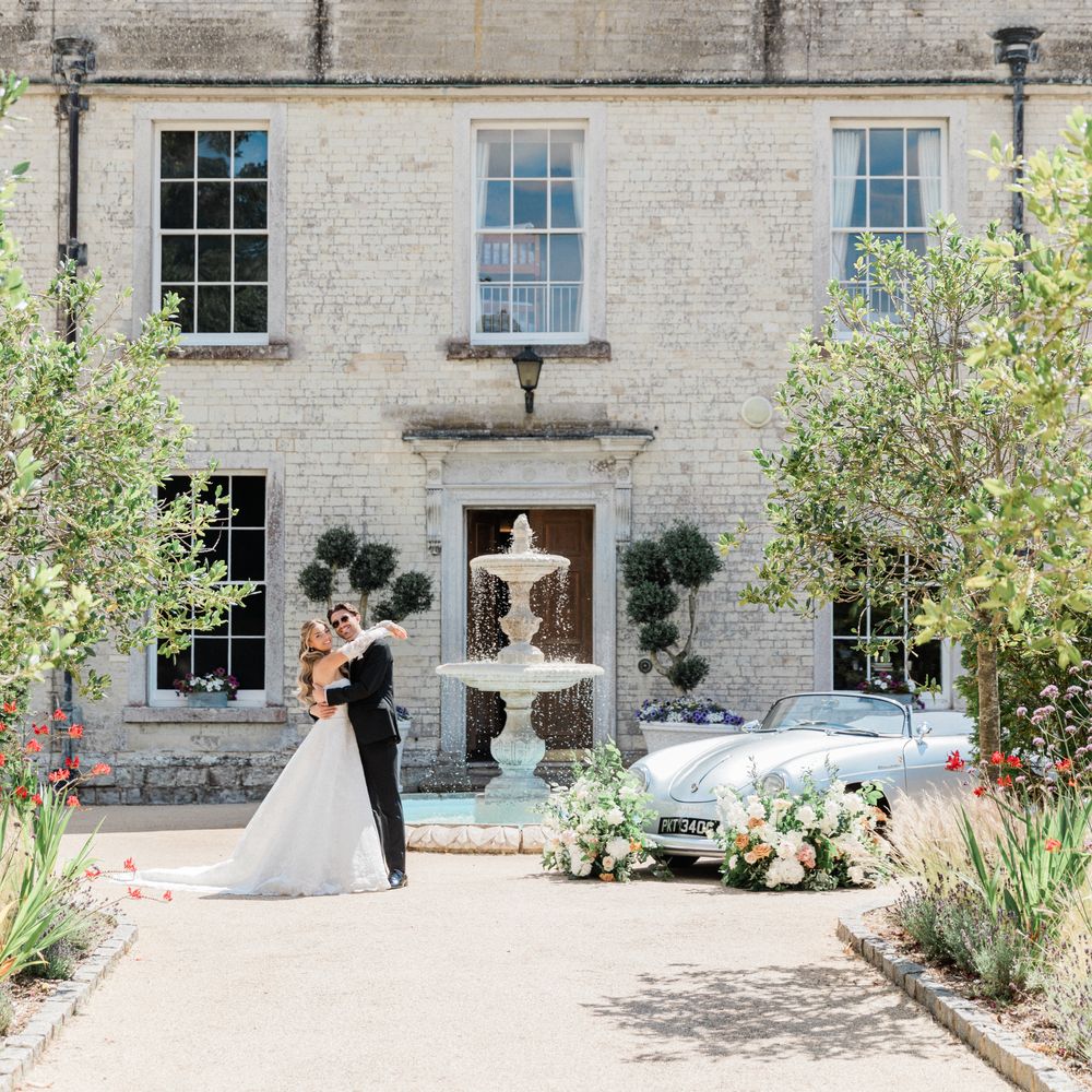 Froyle Park wedding courtyard with fountain