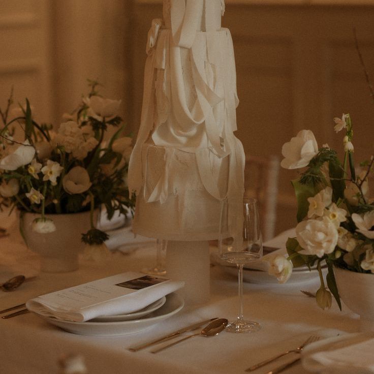 Luxe Modern White Wedding Cake