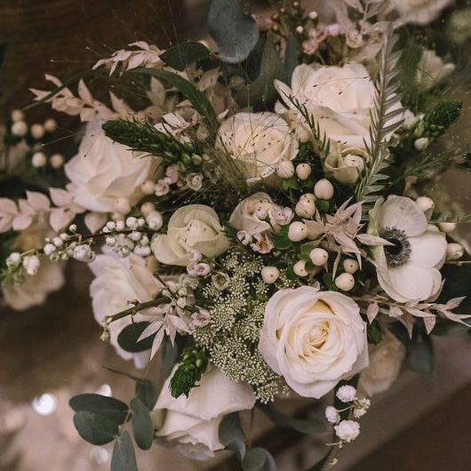 White winter wedding bouquet