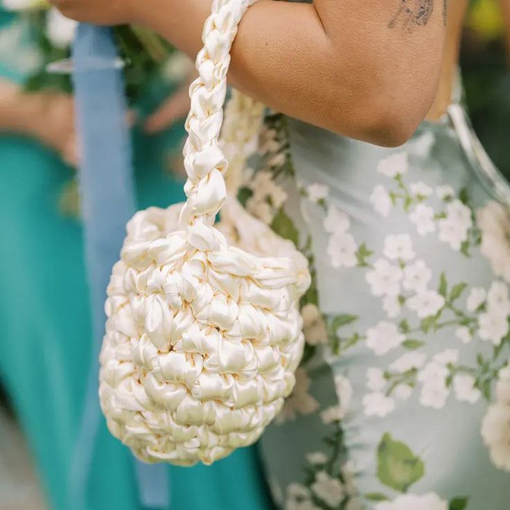 Cream Satin Knotted Isla De Gar Wedding Bag