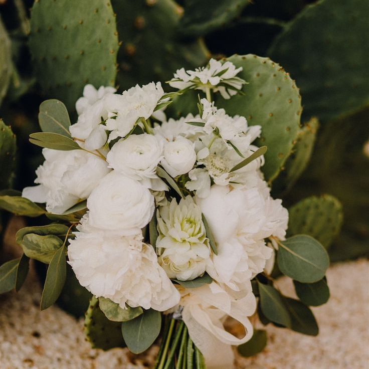 White Flower Wedding Boquet for Bride