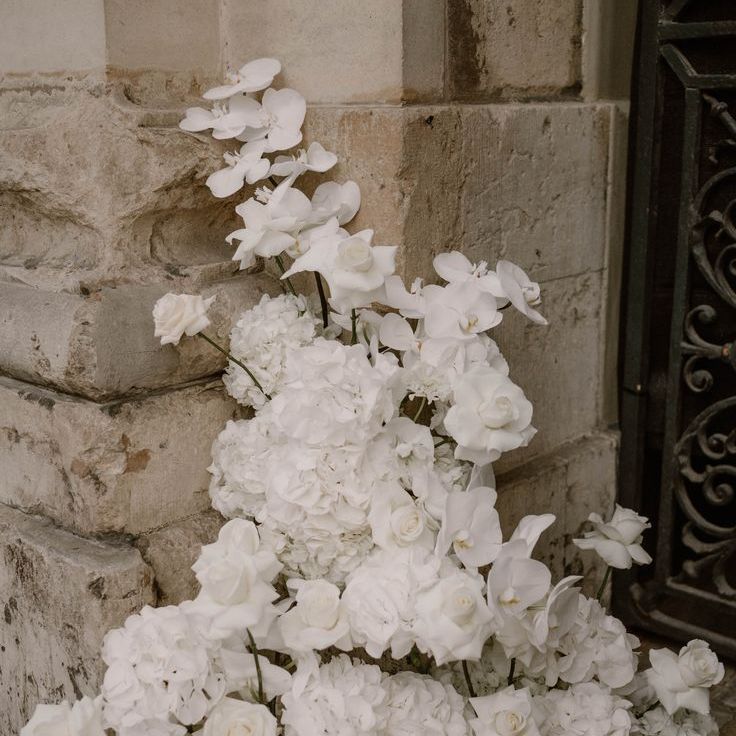 White Wedding Flower Arrangement For Classic Wedding Elopement