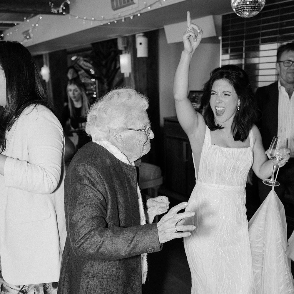 grandma-dances-at-wedding