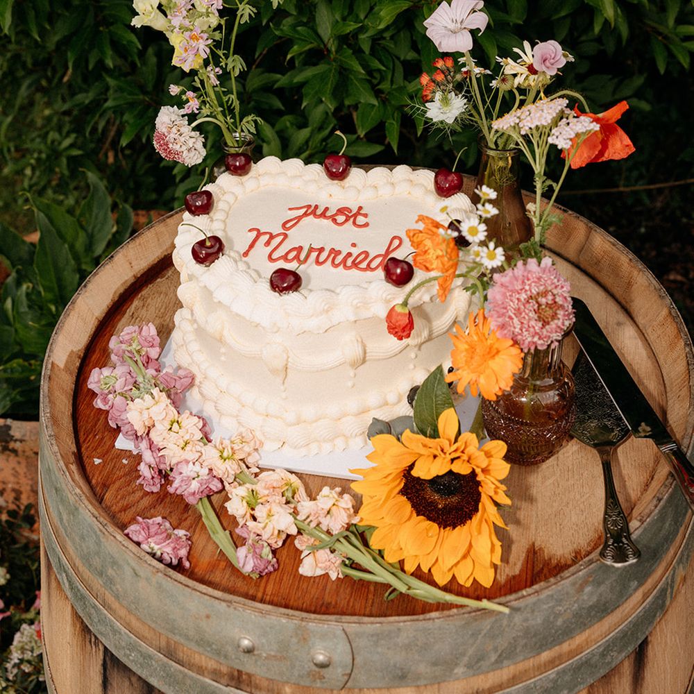 heart-shaped-just-married-wedding-cake