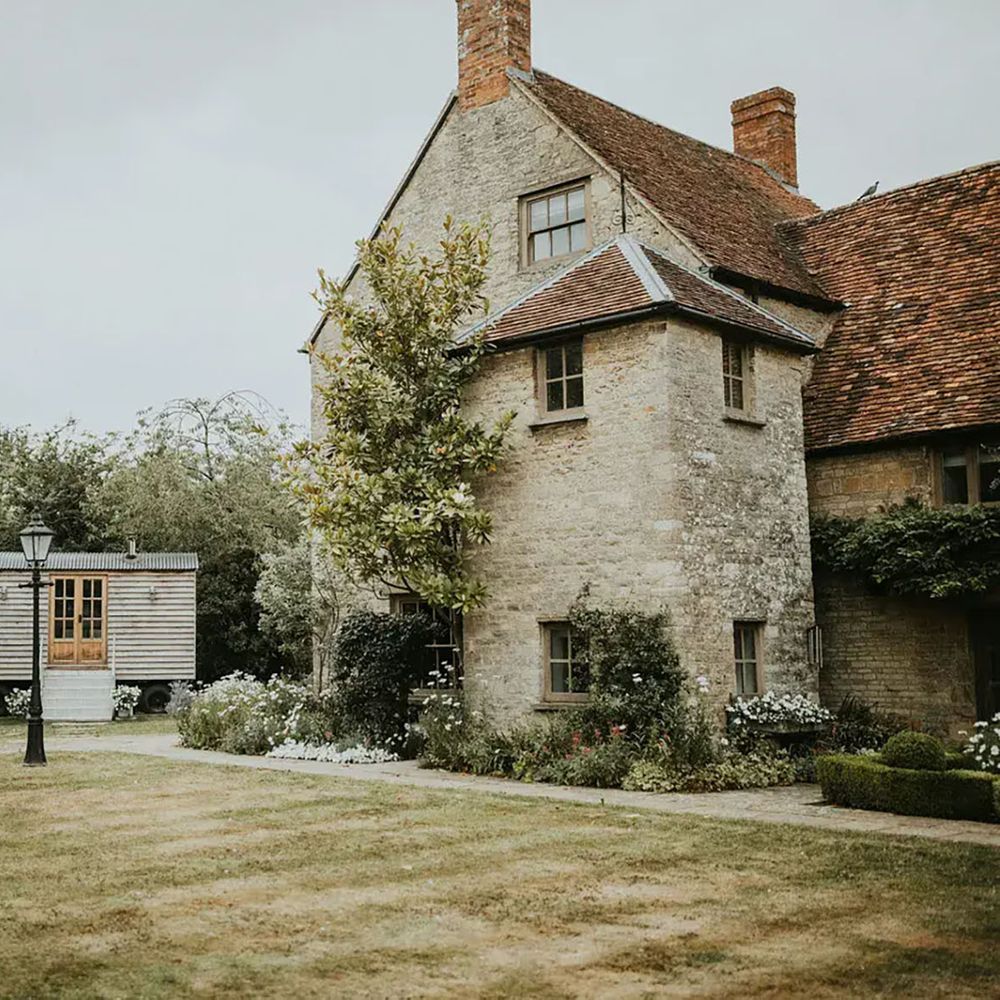 Oxfordshire wedding venue, Tythe Barn 