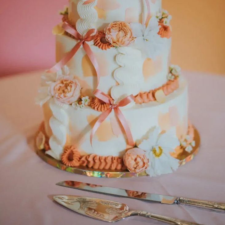 Peach Wedding Cake Design with Bows