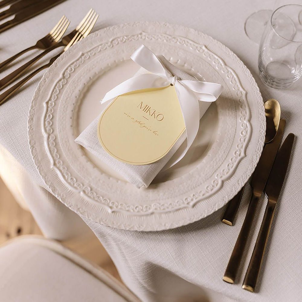 Butter yellow table setting