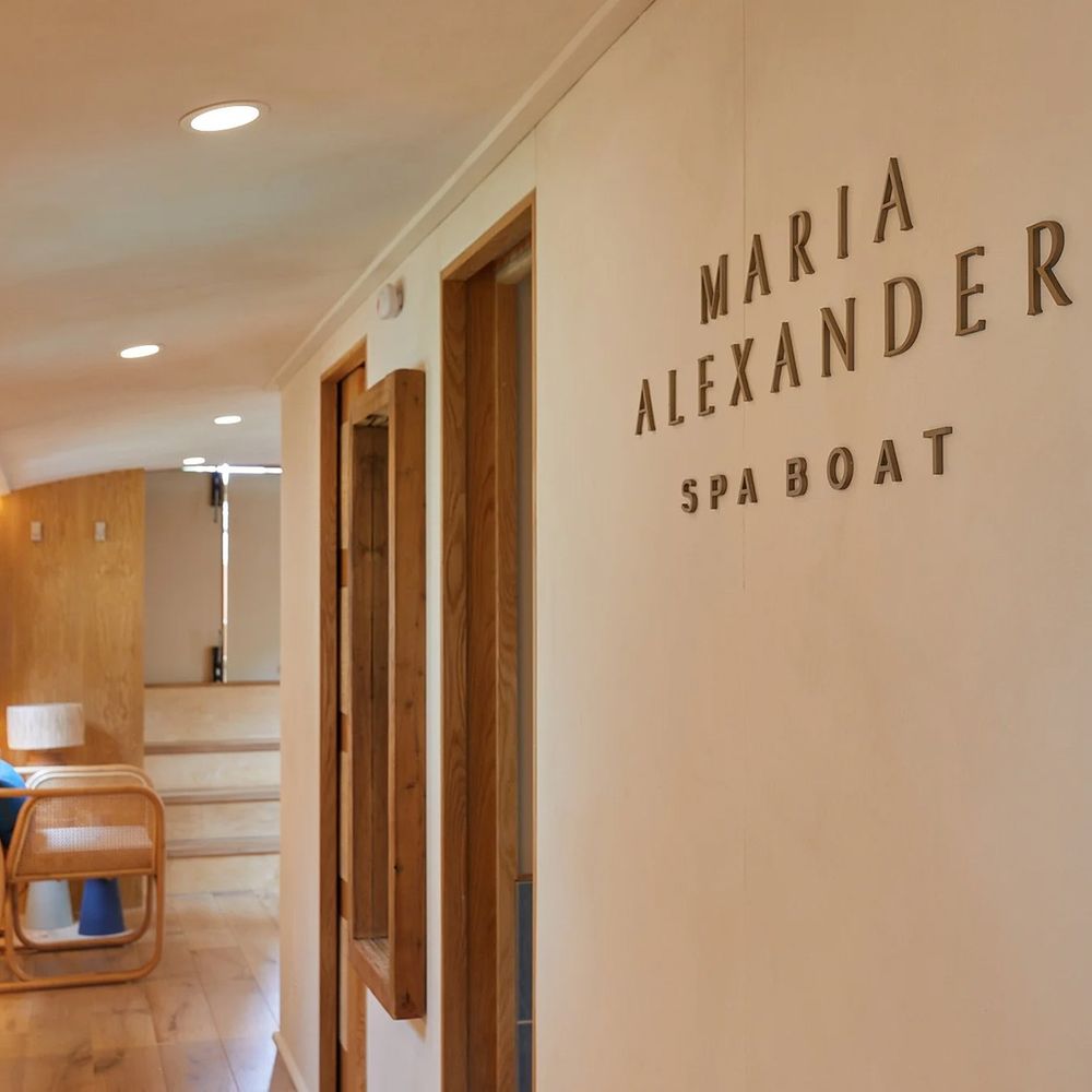 Maria Alexander spa boat