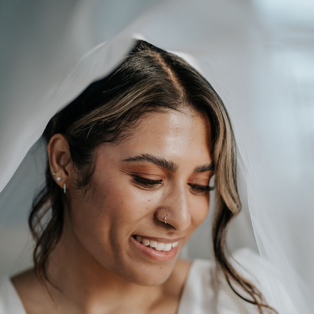 Bride with natural bridal makeup and glowy skin
