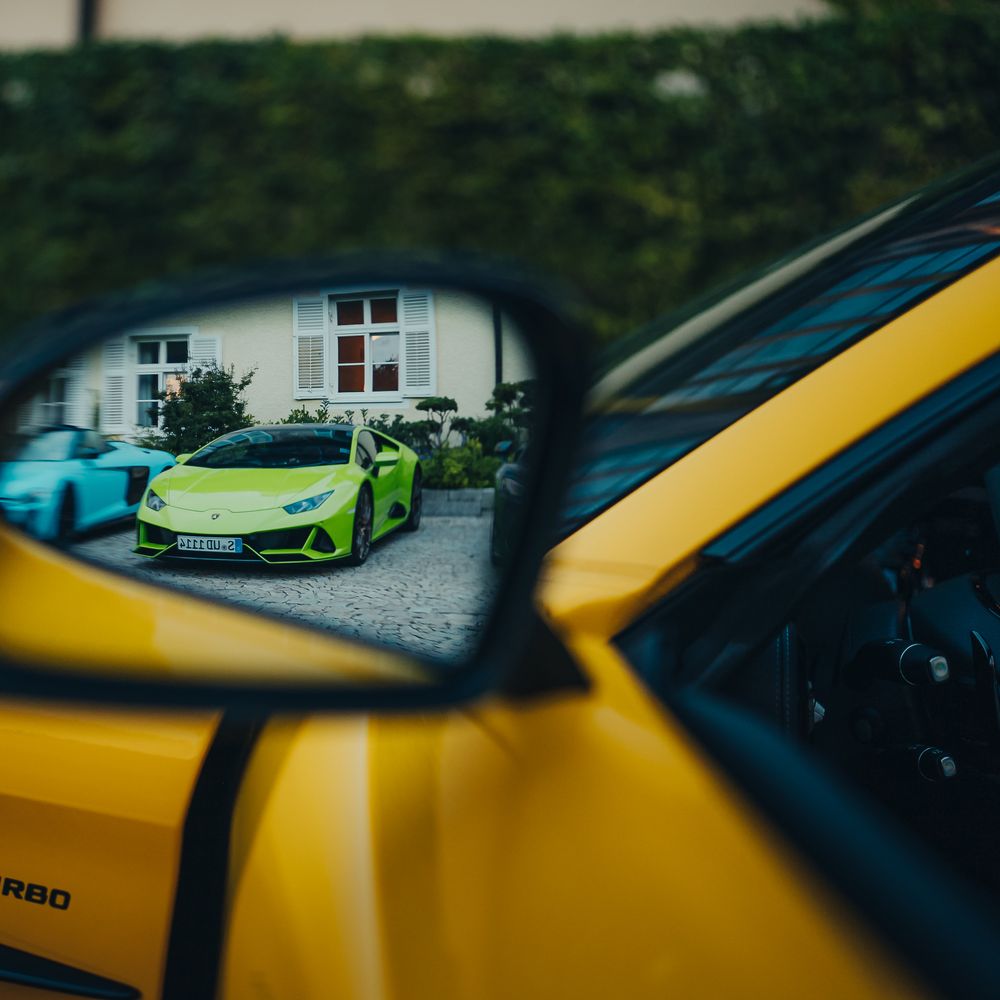 Lamborghini Huracan for Valentine's theme road trip