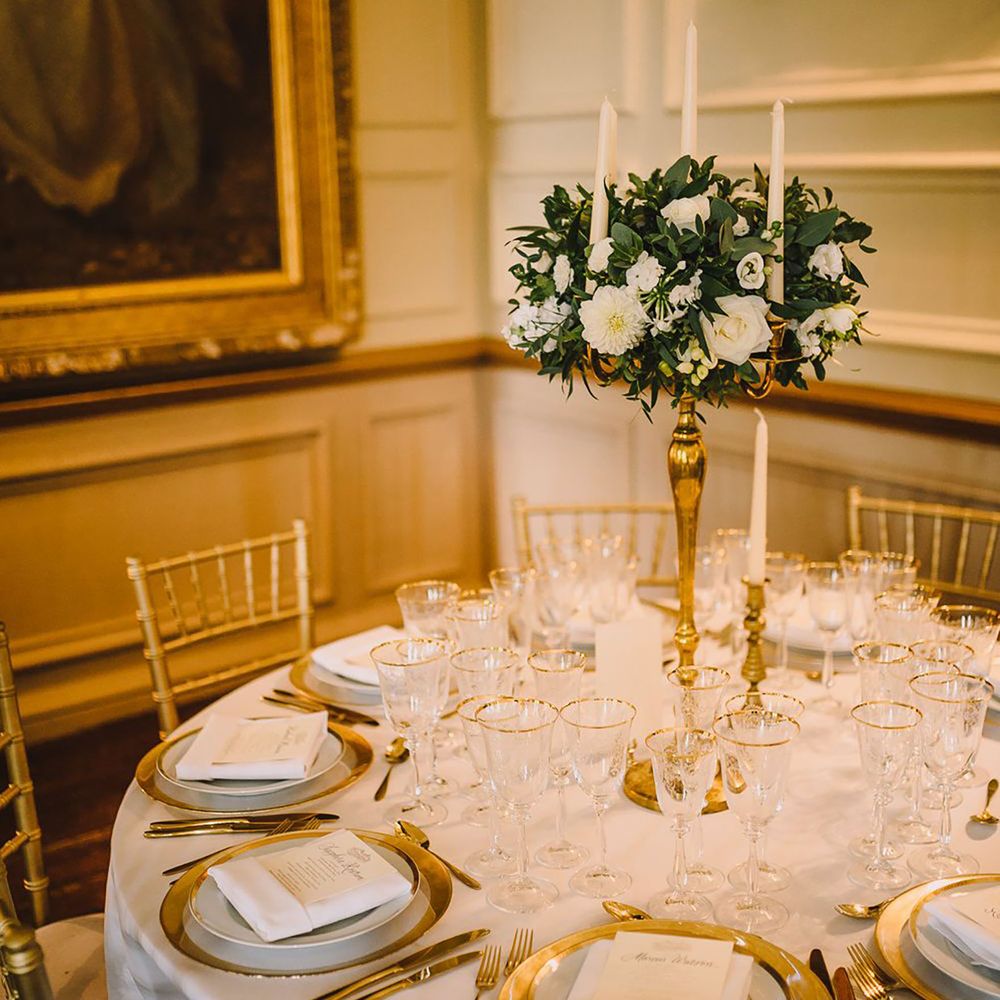 Elegant gold wedding table theme