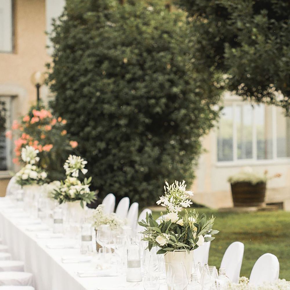 Elegant white wedding table for Italian destination wedding