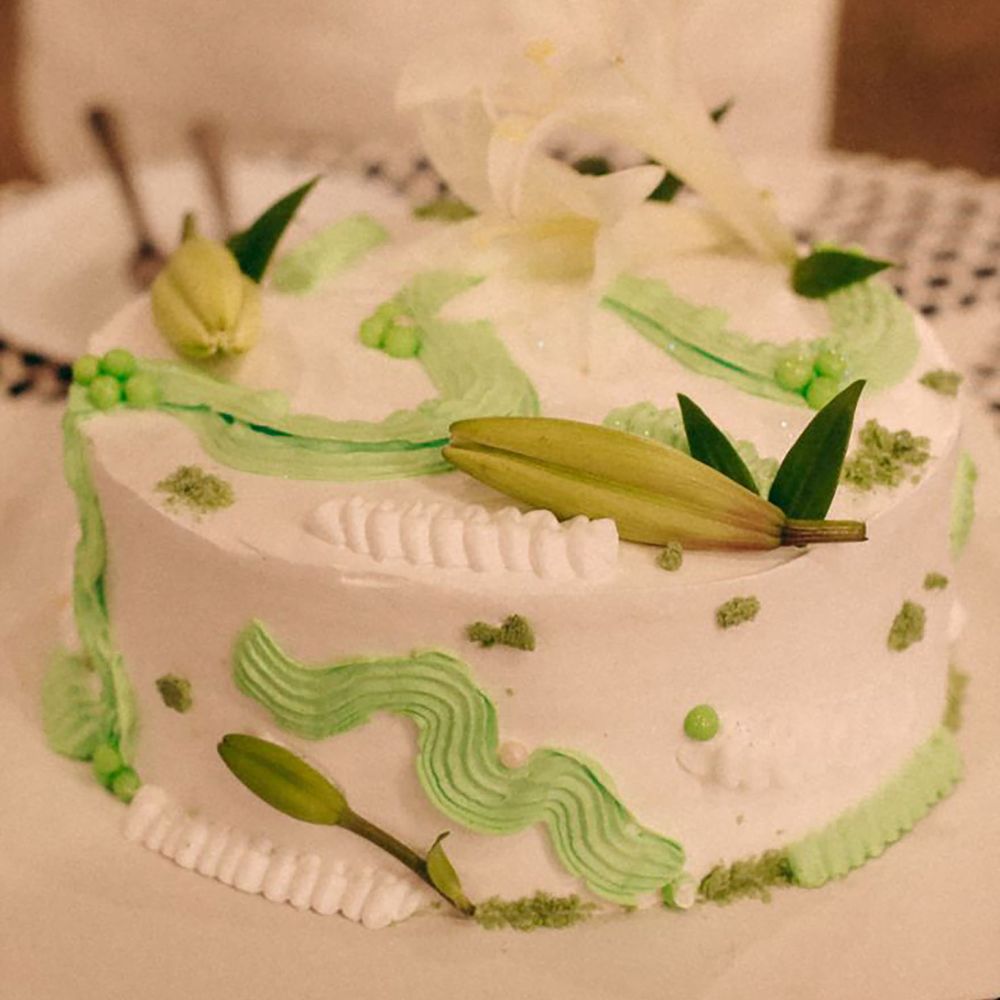Lime green chartreuse single tier wedding cake