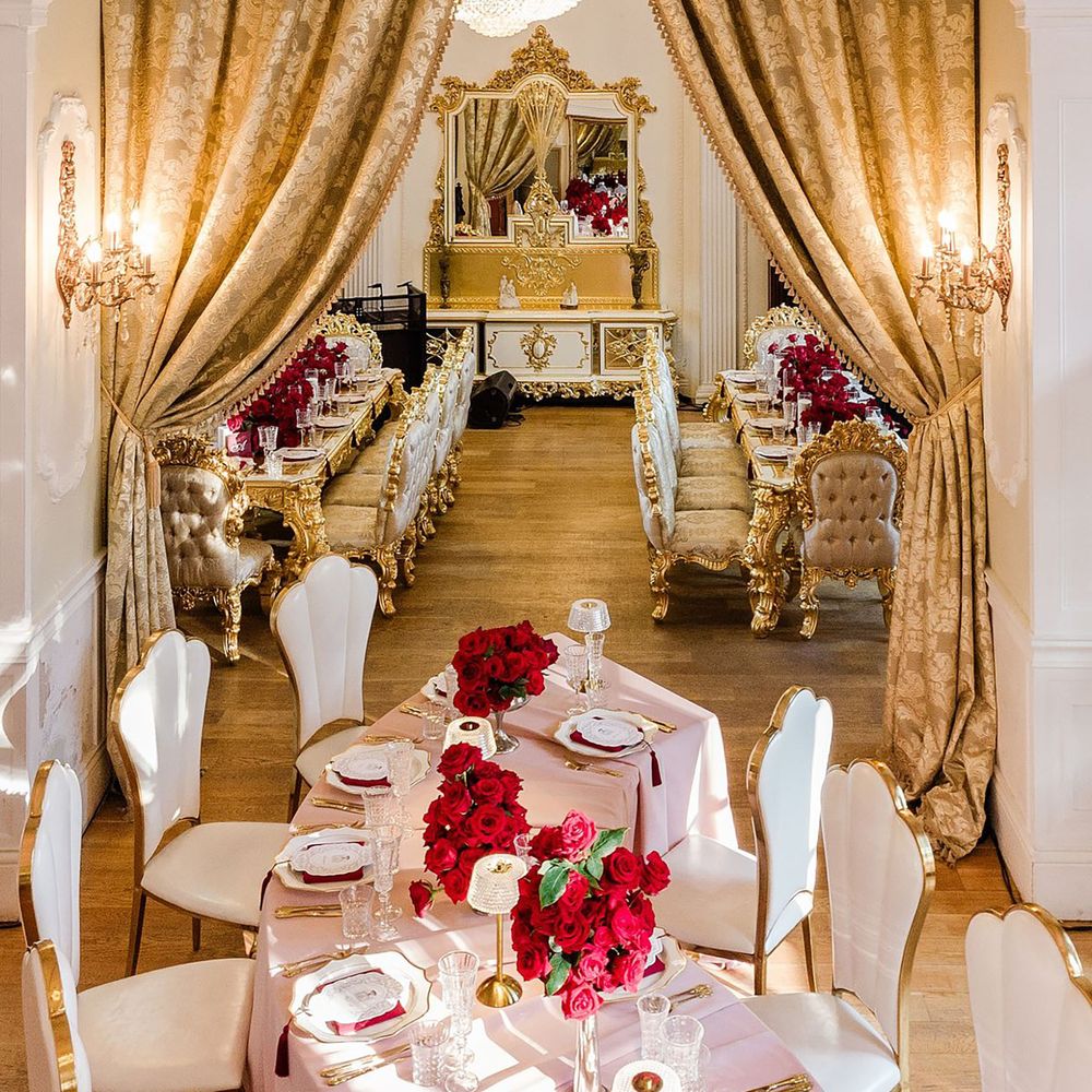 Red and pink Valentine's Day wedding table theme