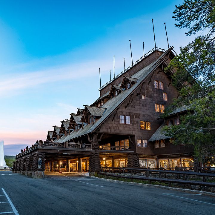 old-faithful-inn-yellowstone