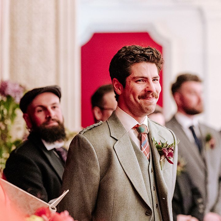 groom-reacts-to-seeing-the-bride