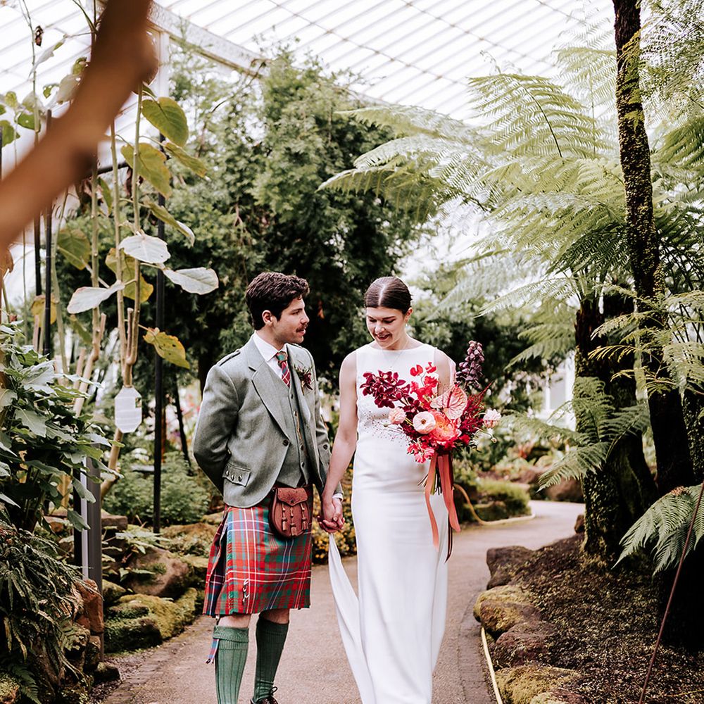 oran-mor-glasgow-scotland-wedding-for-couple