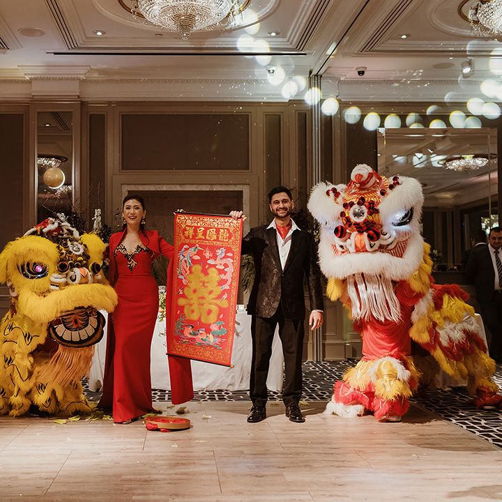 bride-and-groom-with-lion-dancers