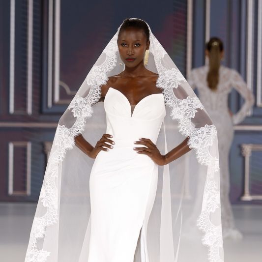 Allure Bridals Long Veil - Barcelona Bridal Fashion Week 2025