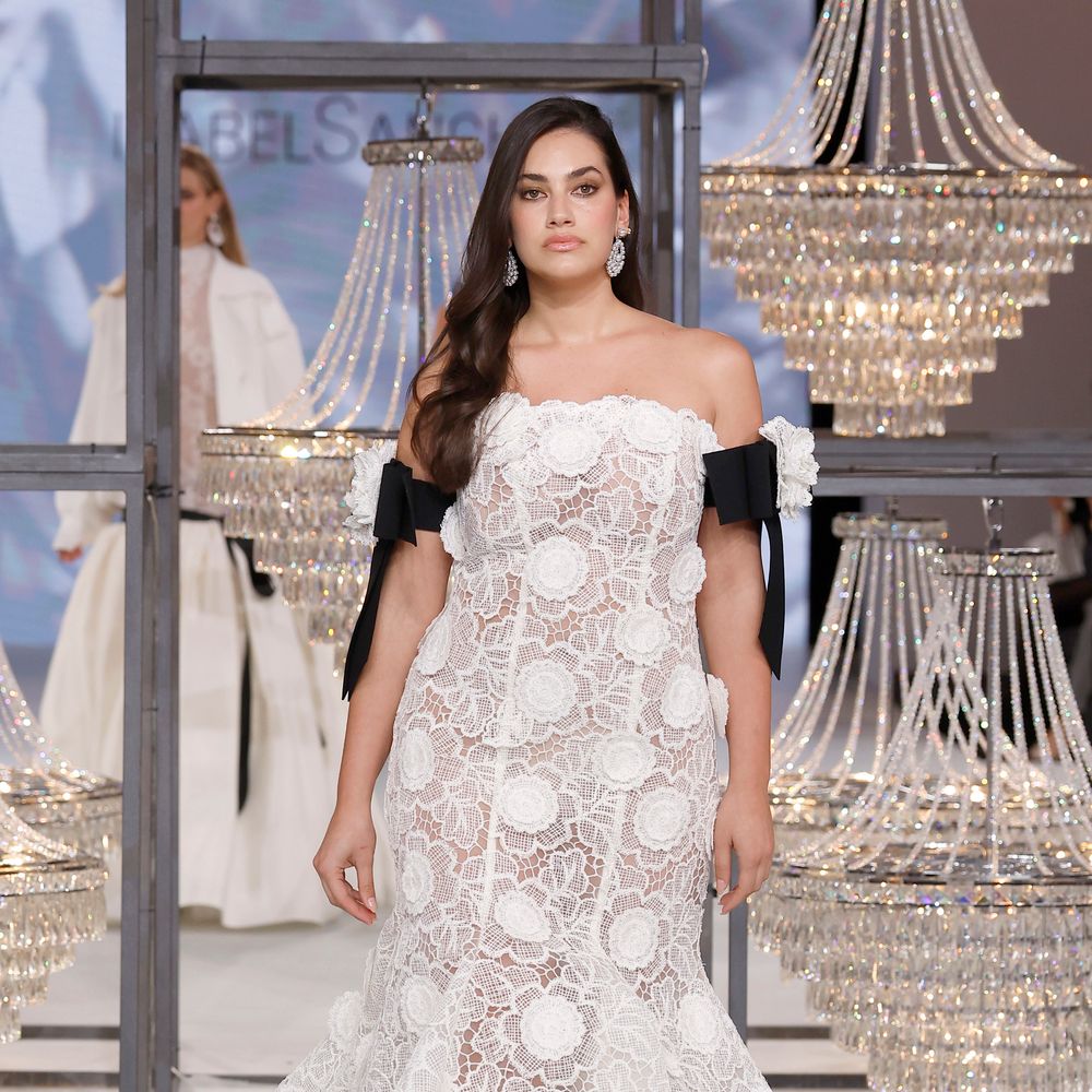 Isabel Sanchis Wedding Dress With Black Bows On Plus Size Model - Barcelona Bridal Fashion Week 2025
