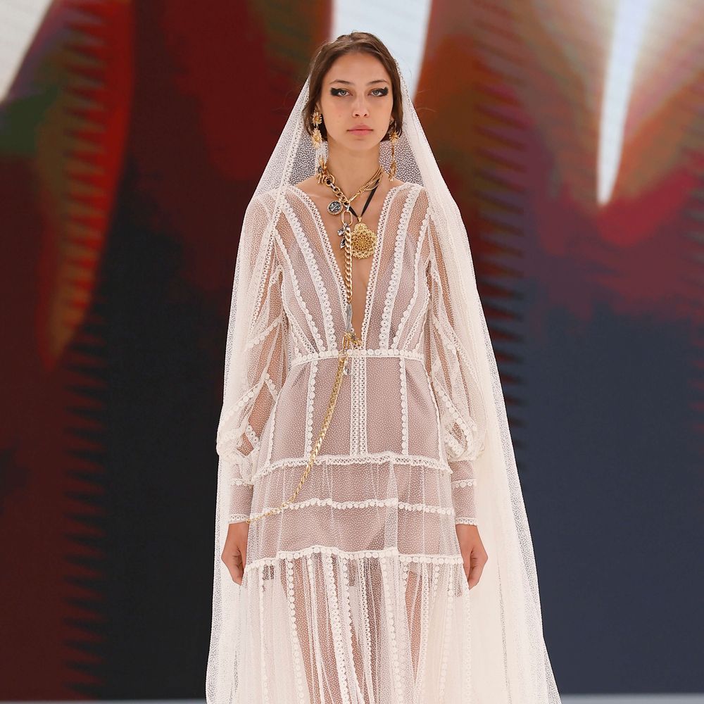Barcelona Bridal Fashion Week 2025 - Boho Bridal Dress - Model on Immacle Runway