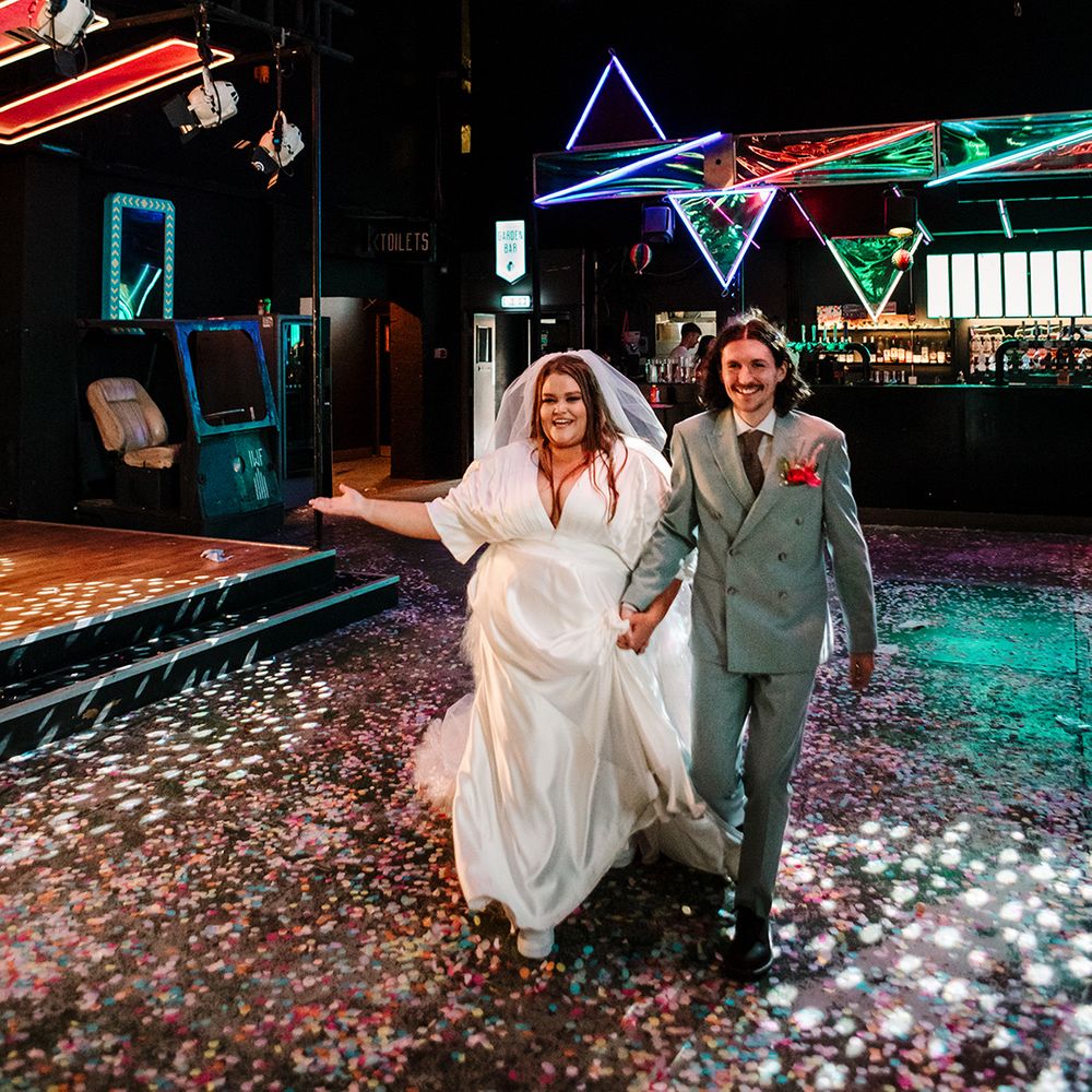 modern-and-industrial-wedding-at-invisible-wind-factory