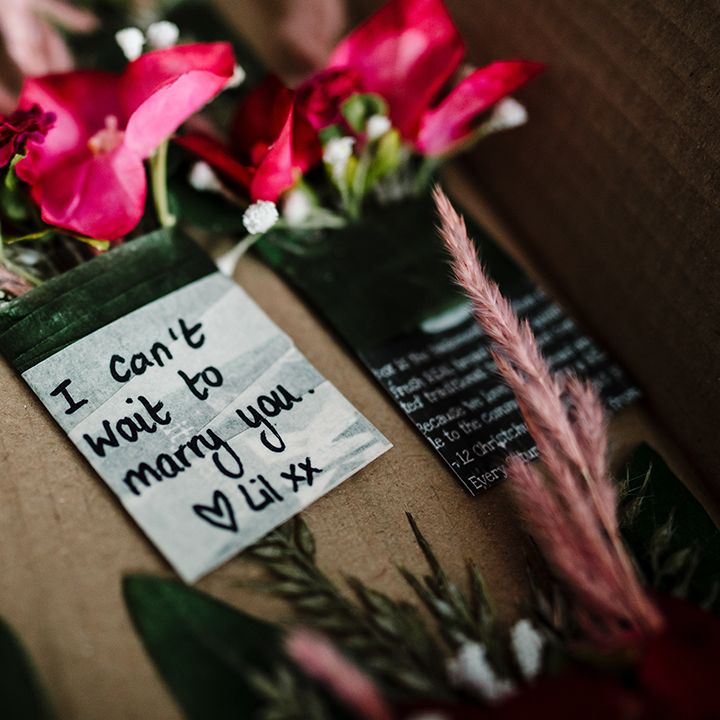 personalised-note-on-groom-buttonhole.