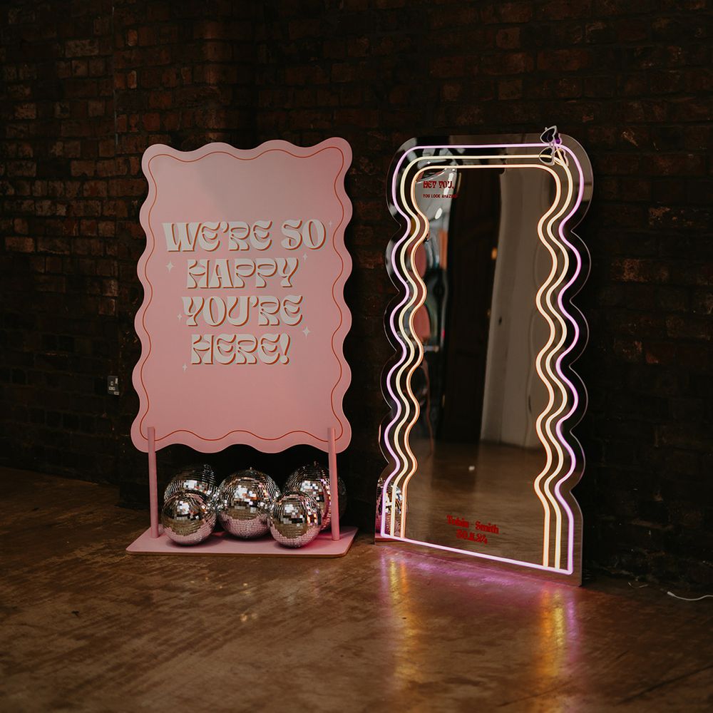 Led-light-up-wavy-mirror