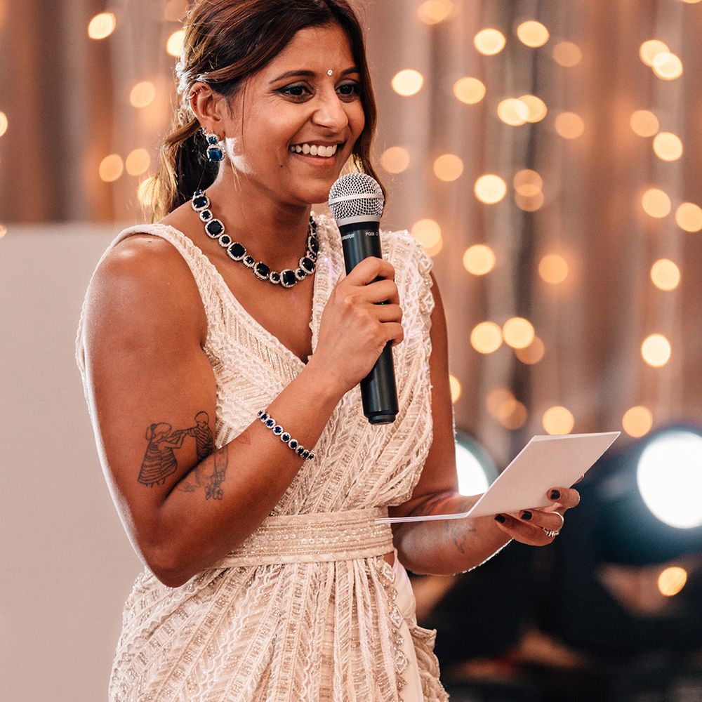 bride-reads-bridal-speech