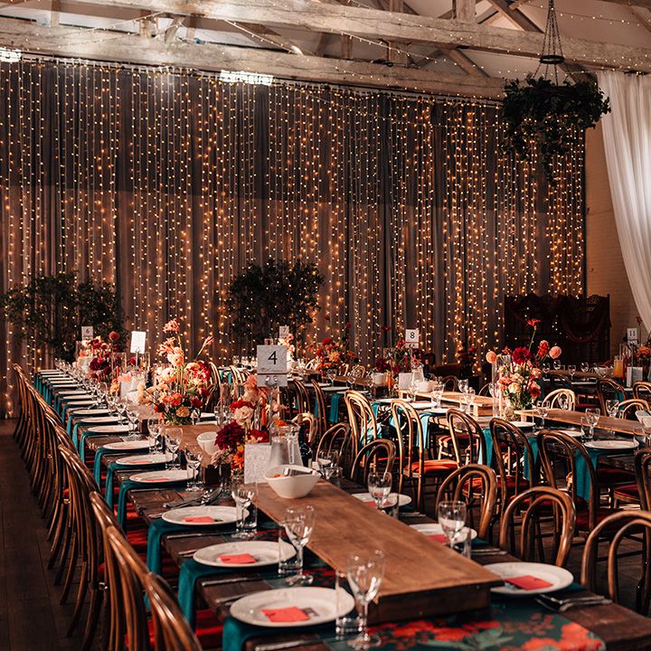 fairy-light-wall-at-wedding-breakfast-area