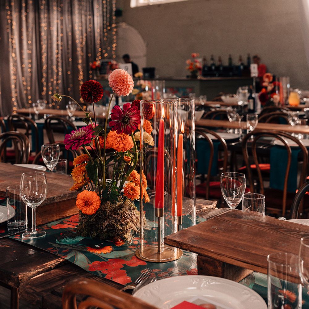 orange-and-red-table-centrepiece