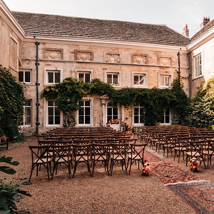 outdoor-wedding-ceremony-at-firle-place