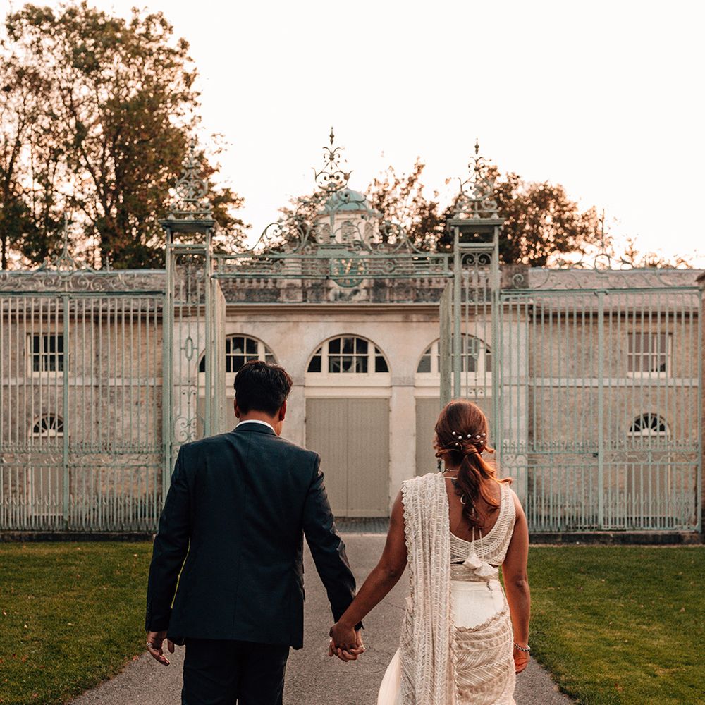 sparkly-wedding-dress-for-bride-with-groom