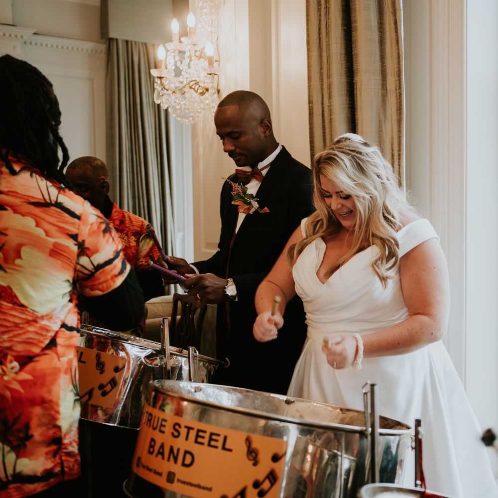bride-and-groom-play-on-steel-drum