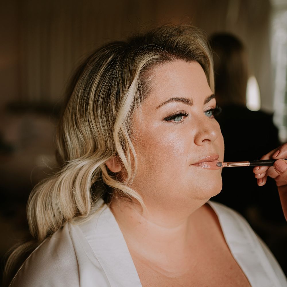 classic-glowy-bridal-makeup