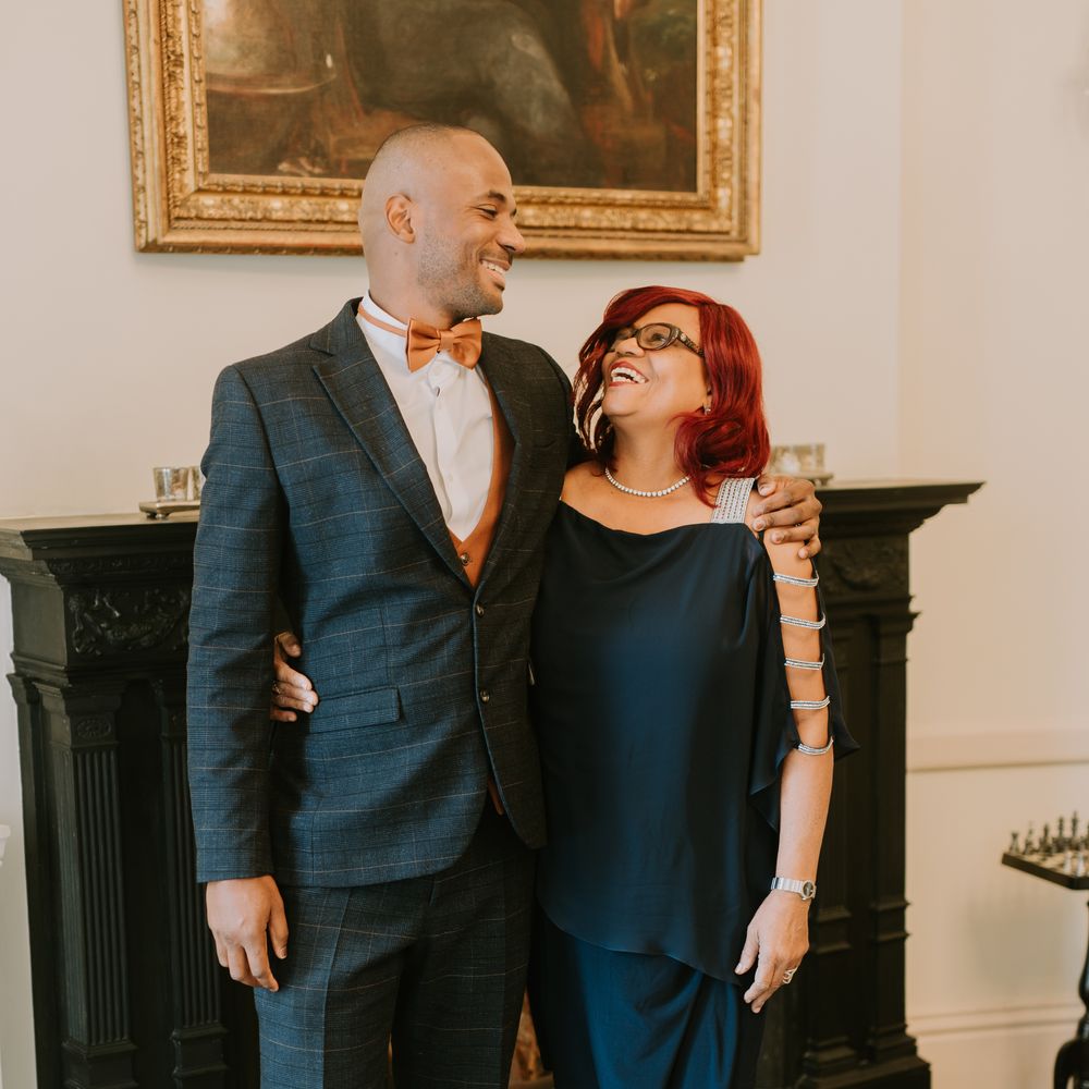 wedding-guests-at-pennsylvania-castle-estate-wedding-in-dress-and-suit