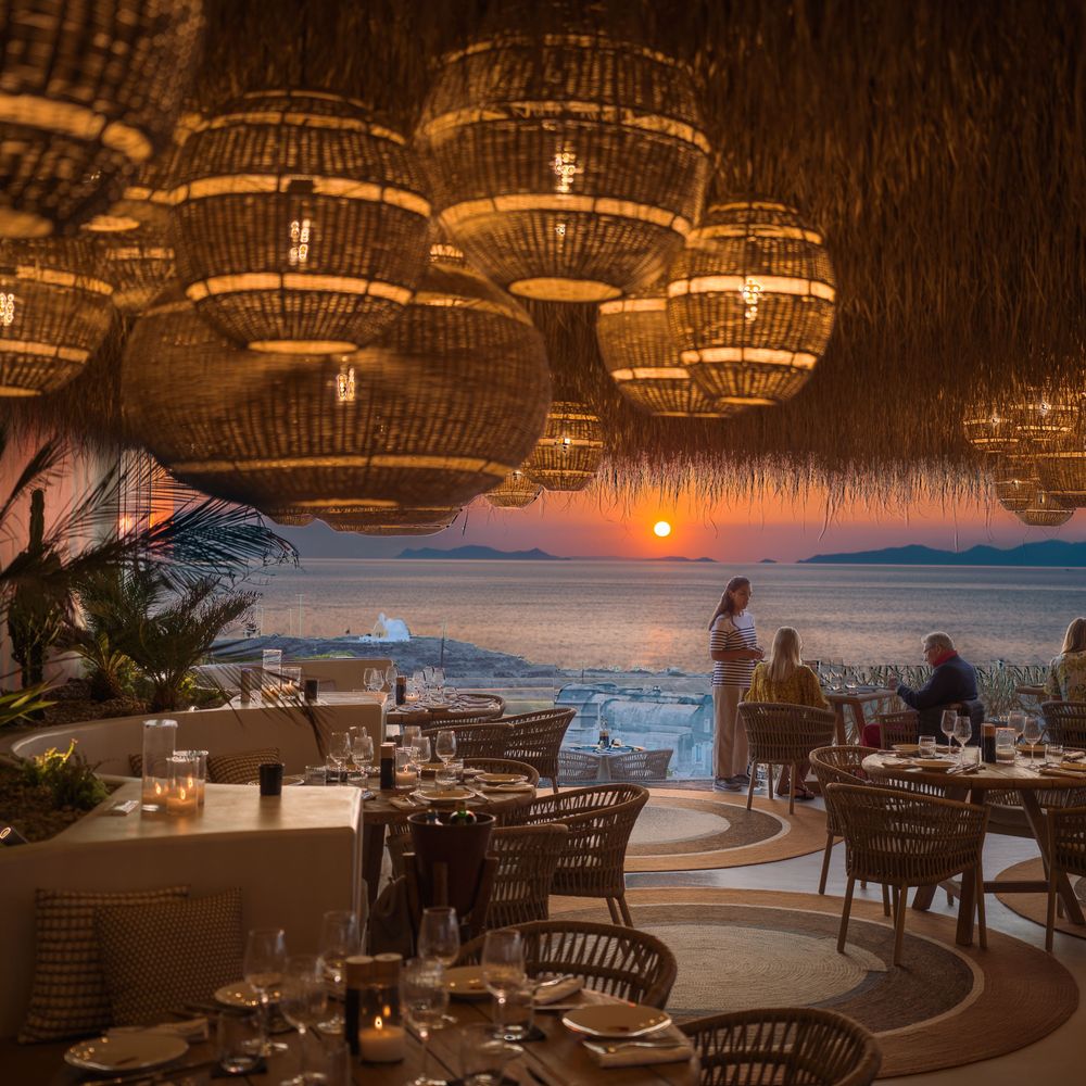 stunning-bar-and-restaurant-andronis