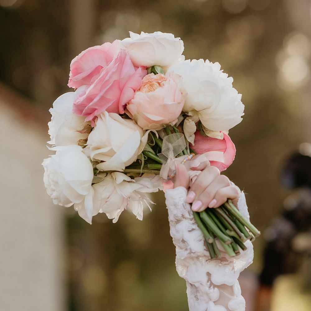 pink-and-white-bridal-bouquet-with-roses-and-peonies