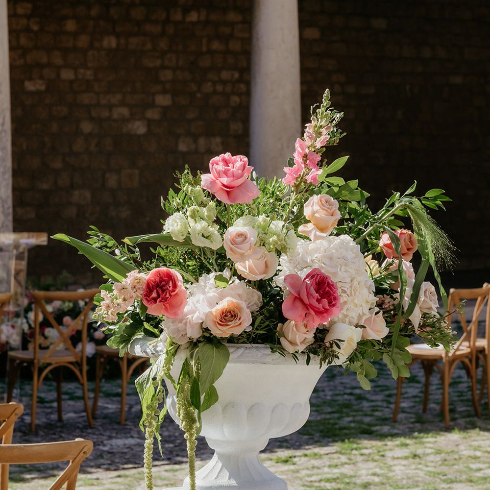 pink-and-white-wedding-flowers