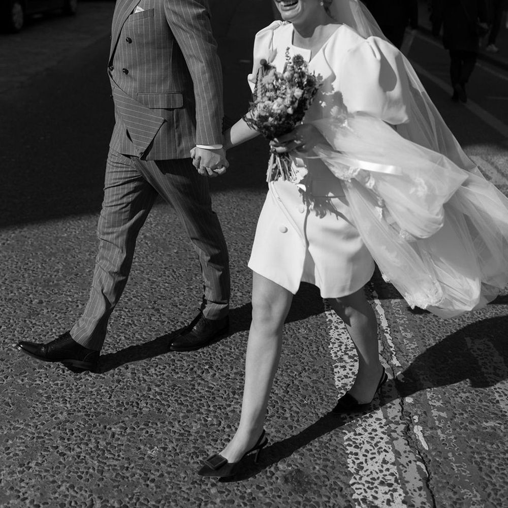 black-and-white-couple-portrait-at-city-chambers-wedding
