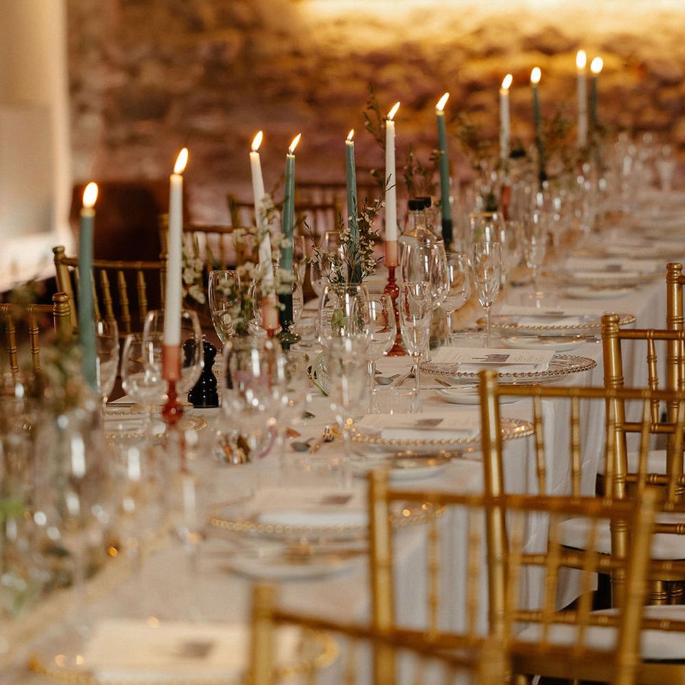 green-and-white-wedding-table-decor-for-virgin-hotels-edinburgh