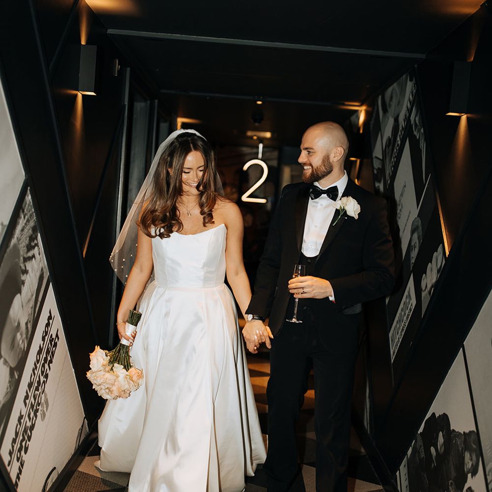 bride-and-groom-at-cinema-for-couple-photos