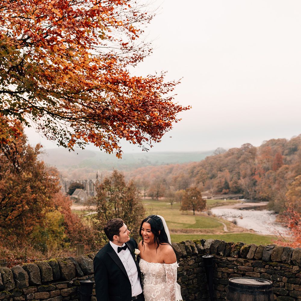 outdoor-couple-portrait-for-autumn-wedding