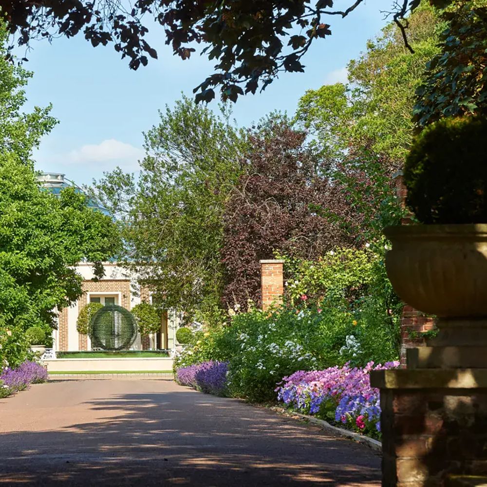 The Hurlingham Club sustainable wedding venue grounds and gardens