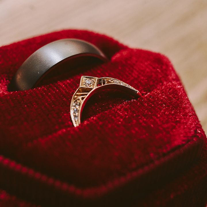 unique-wedding-bands-with-vintage-style