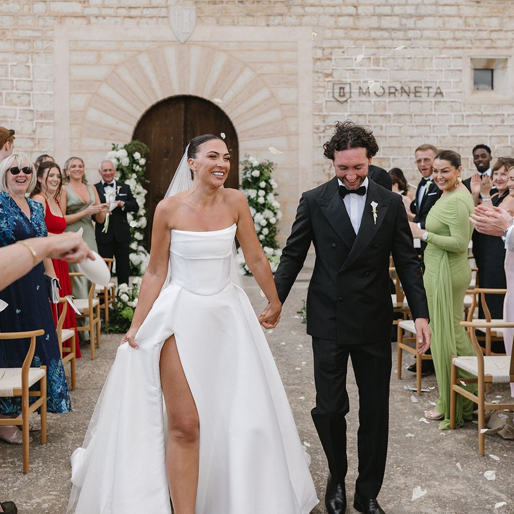 confetti-moment-for-black-tie-wedding-in-mallorca