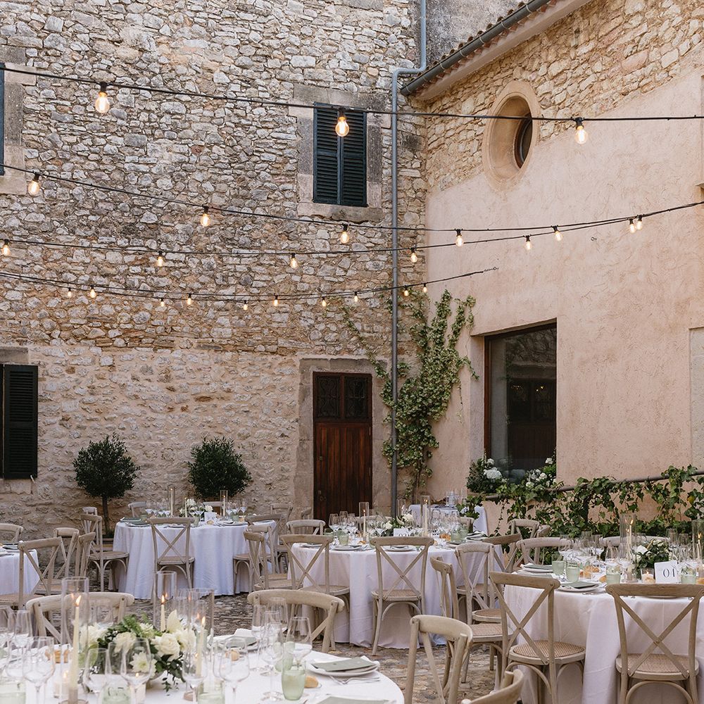 rustic-destination-wedding-breakfast