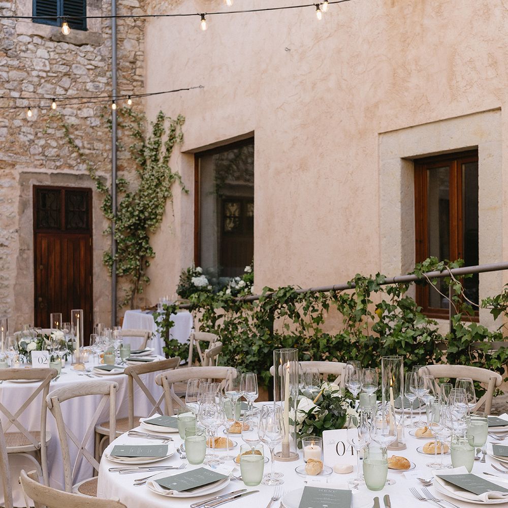 sage-green-minimalist-wedding-tablescape