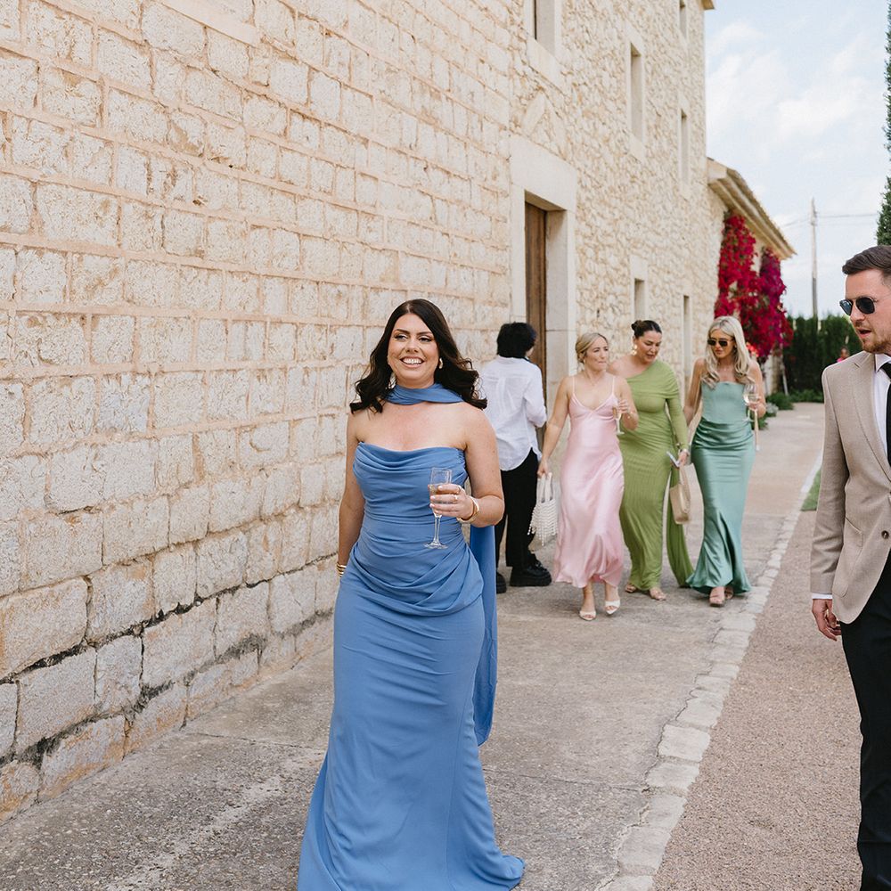 wedding-guest-wearing-blue-dress-at-destination-wedding