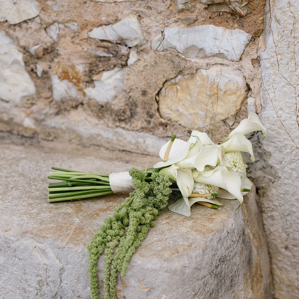 white-lily-wedding-bouquet